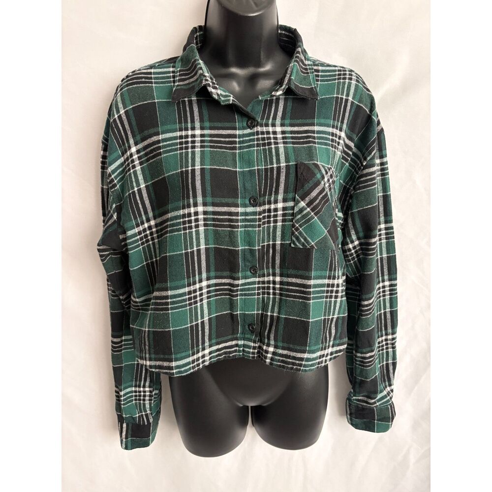 Weekends Everyday Plaid Flannel Shirt Size M Cotton Green Black Long Sleeve Crop